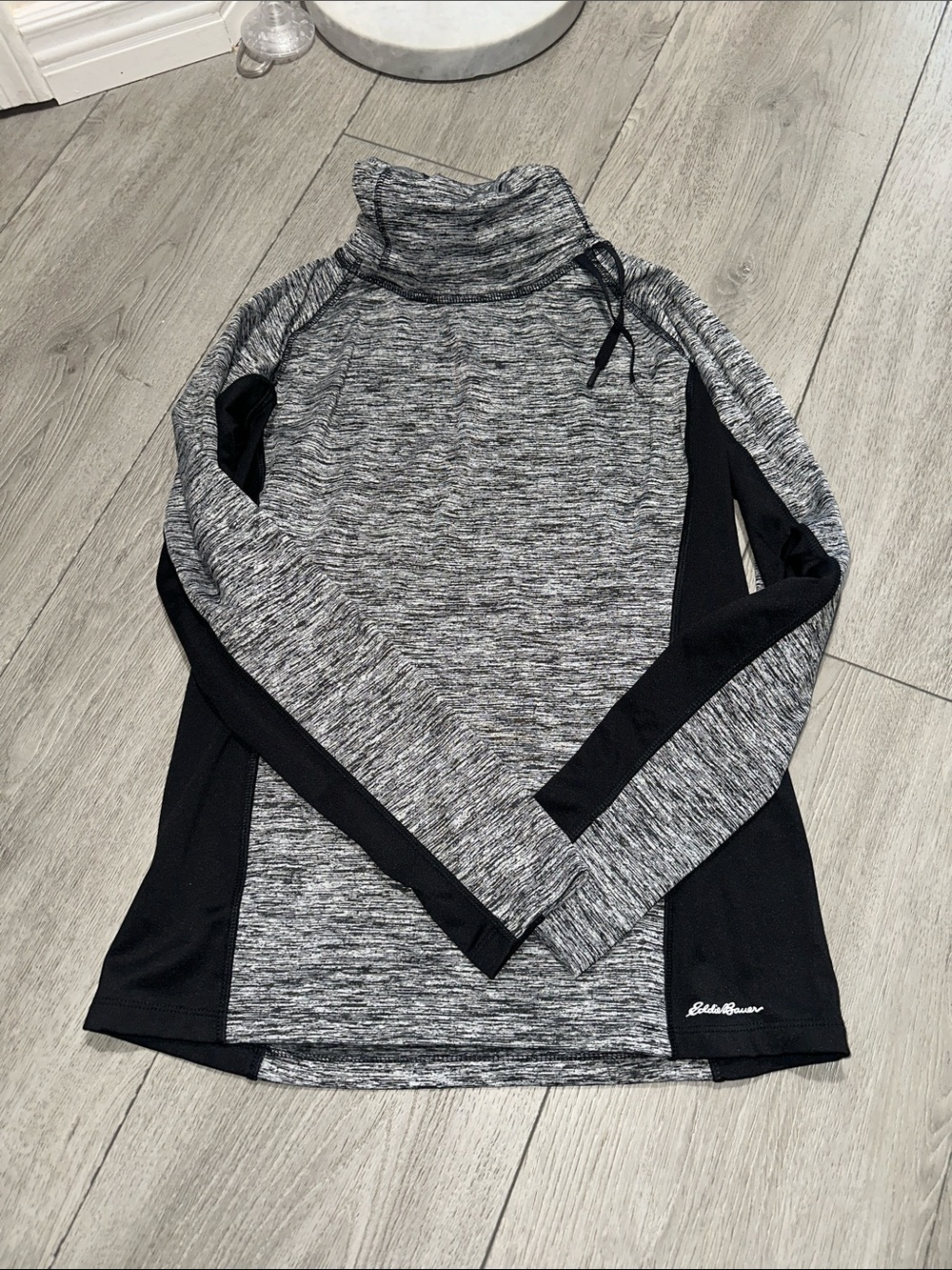 Eddie Bauer motion Heather Gray & Black Turtleneck Performance Top size small - Picture 3 of 9